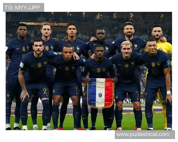 荷兰黑人球星在世界足球舞台上的崛起与辉煌历程